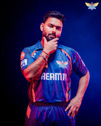 টেস্টে দ্রুততম ১০০ টি ছক্কা মারলেন পন্থ